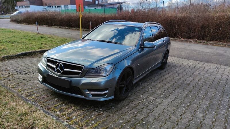 Grau Gebraucht 2012 Mercedes C350 Avantgarde Limousine | 11.900 € (Fairer Preis) - Bild 1/4
