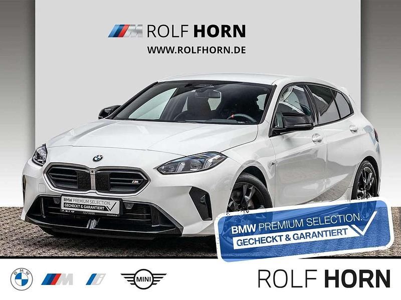 Alpinweiß uni Gebraucht 2024 BMW M135 Kleinwagen | 40.440 € (Teuer) - Bild 1/4