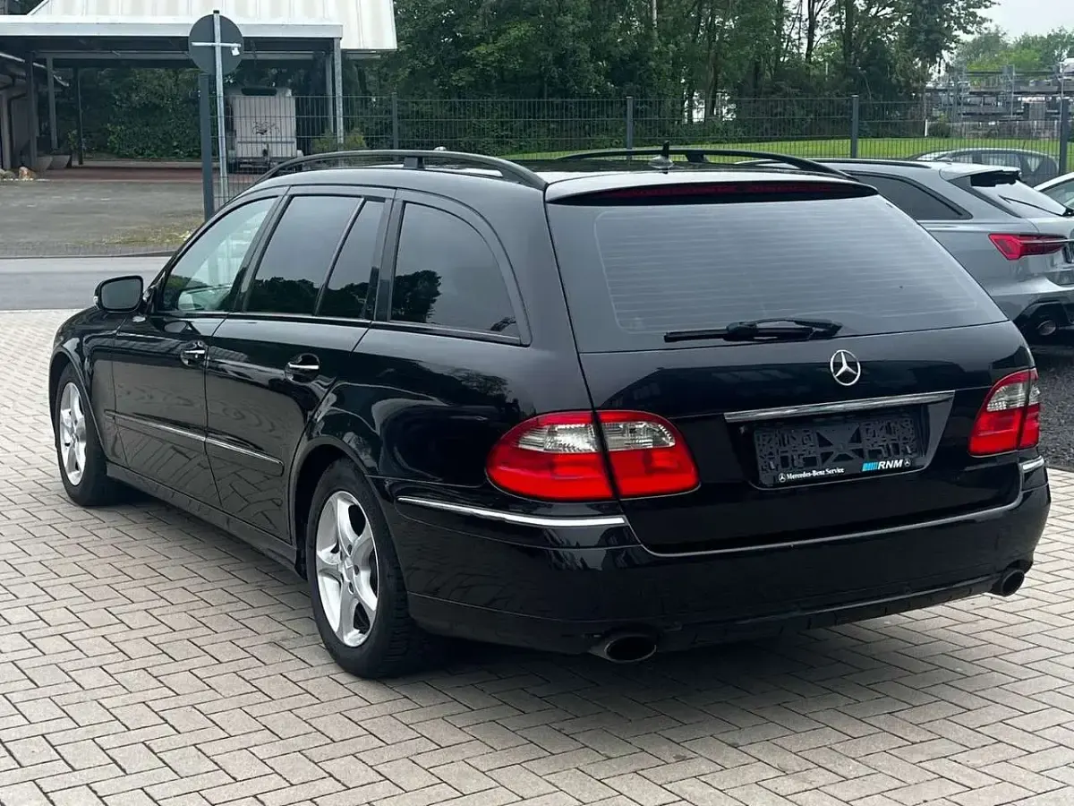 Gebraucht Mercedes E280 Elegance 190 PS (139 kW) 2008 Obsidianschwarz  metalliclack Kombi
