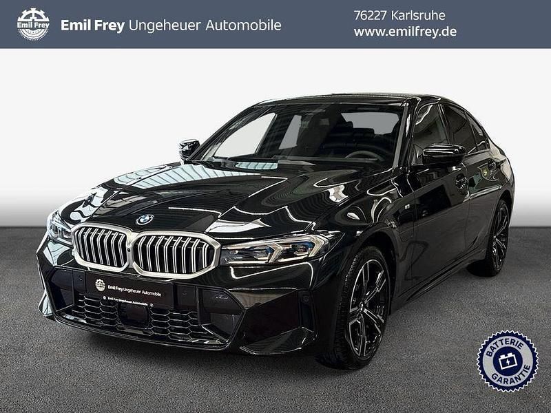 Saphirschwarz metallic Neu 2025 BMW 330e Sport Line Limousine | 60.990 € (Guter Preis) - Bild 1/2