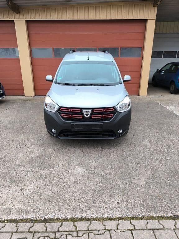 Gebraucht Dacia Dokker Express 90 PS (66 kW) 2017 Silber Van