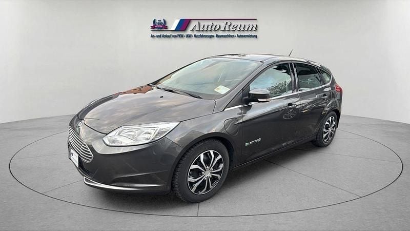 Gebraucht Ford Focus 106 kW (145 PS) 2018 Grau Limousine