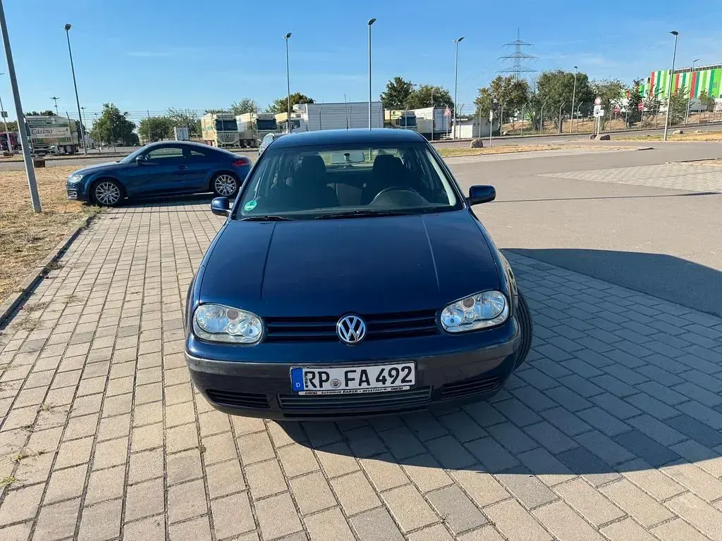 Gebraucht VW Golf IV Basis 102 PS (75 kW) 2002 Blau Limousine