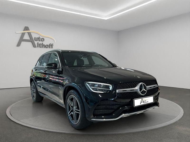 Obsidianschwarz Gebraucht 2020 Mercedes GLC200 AMG line SUV | 35.999 € (Fairer Preis) - Bild 1/4