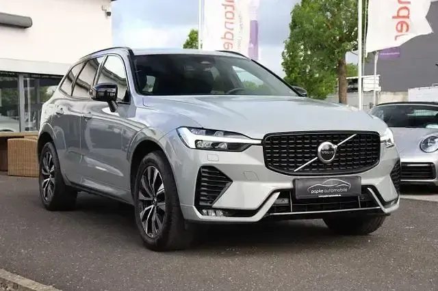 Gebraucht Volvo XC60 Plus 197 PS (144 kW) 2023 Vapour grey / metallic SUV