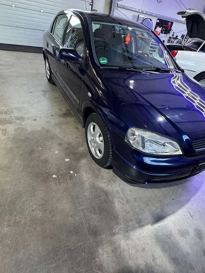 Second-hand Opel Astra Basis 84 CP (61 kW) 2000 Albastru Hatchback