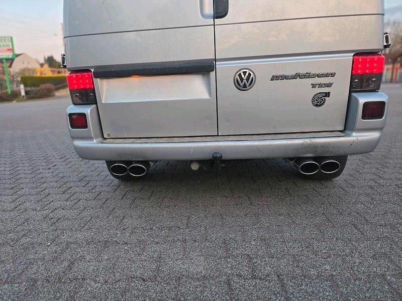 Gebraucht VW Transporter 140 PS (102 kW) 2001 Silber Van