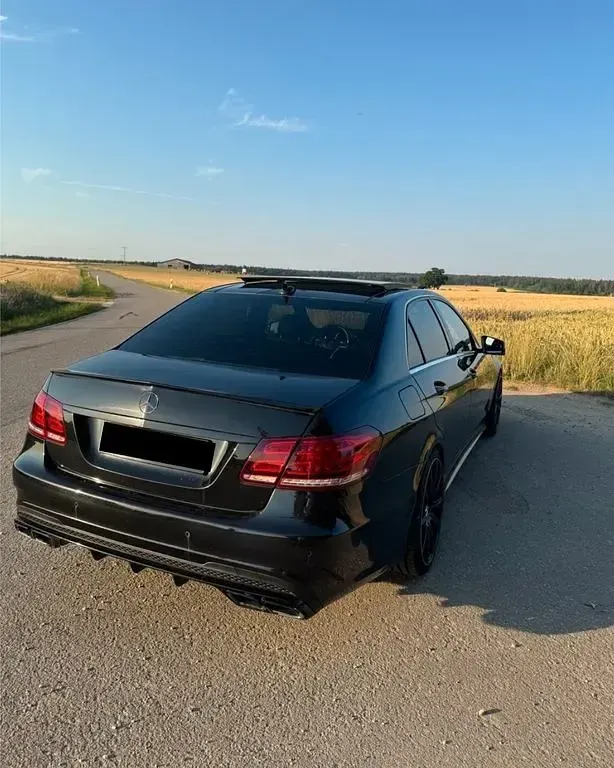 Gebraucht Mercedes E300 AMG line 252 PS (185 kW) 2013 Schwarz Limousine