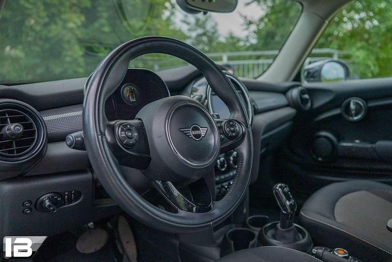 Second-hand Mini Cooper 136 CP (100 kW) 2020 Alb Hatchback