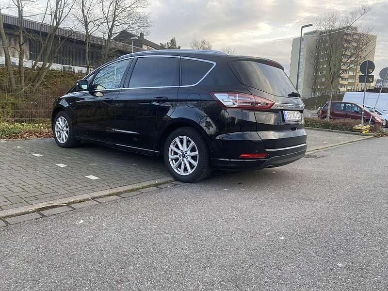 Gebraucht Ford S-MAX S 150 PS (110 kW) 2016 Schwarz Van / Kleinbus