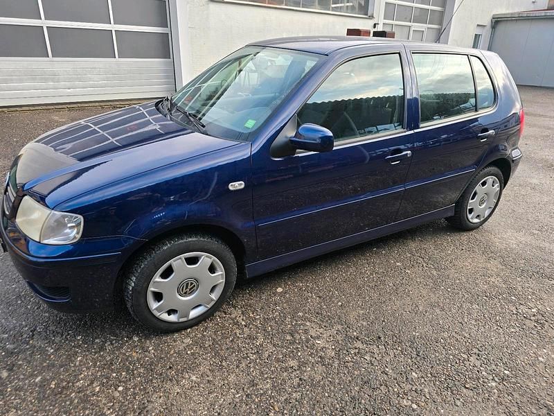 Blau Gebraucht 2001 VW Polo Kleinwagen | 1.600 € (Teuer) - Bild 1/4