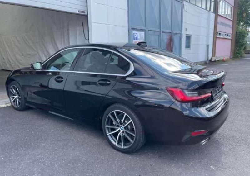 Gebraucht BMW 330 Luxury Line 258 PS (189 kW) 2019 Schwarz Limousine