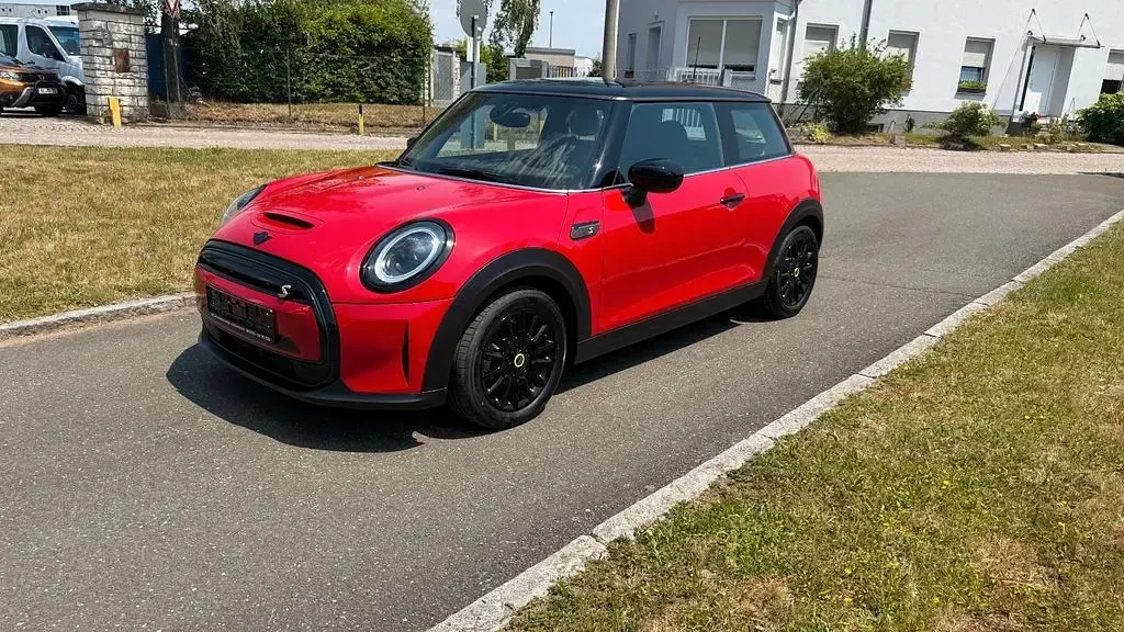 Gebraucht Mini Cooper SE Classic 135 kW (184 PS) 2023 Rot Kleinwagen