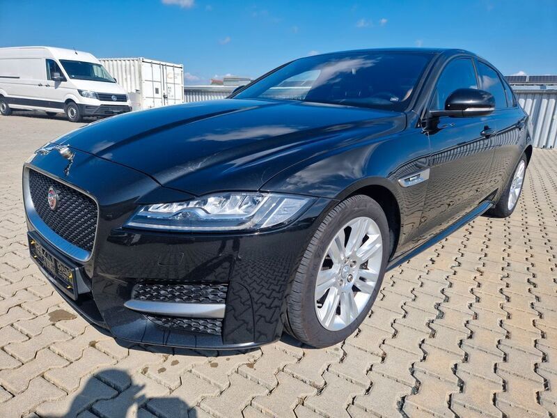 Schwarz Gebraucht 2017 Jaguar XF R-Sport Limousine | 12.800 € (Superpreis) - Bild 1/4