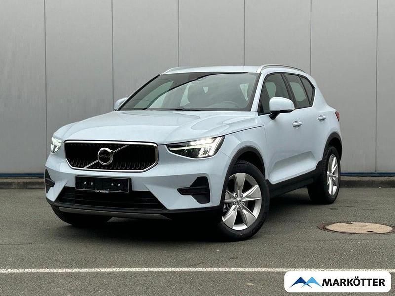 Neu Volvo XC40 Core 163 PS (119 kW) 2025 Blau SUV