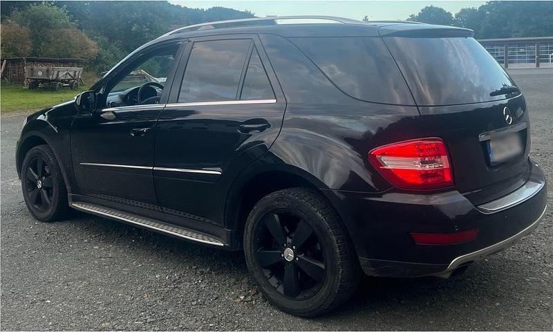 Gebraucht Mercedes ML320 224 PS (164 kW) 2009 Schwarz SUV