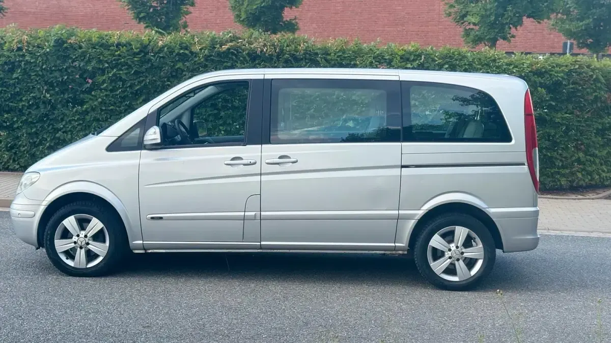 Gebraucht Mercedes Viano 150 PS (110 kW) 2009 Silber Van / Kleinbus