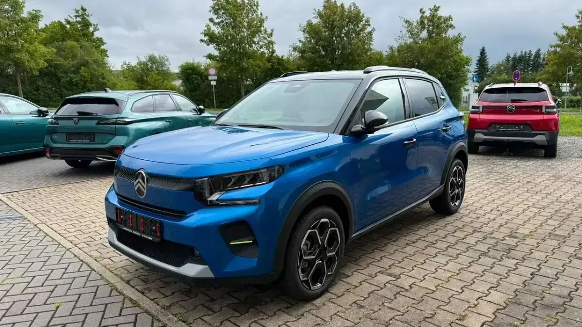 Neu Citroën C3 110 PS (80 kW) 2026 Lackierung bright blue SUV