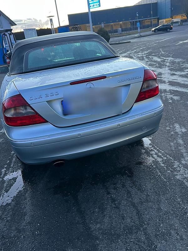 Gebraucht Mercedes CLK200 184 PS (135 kW) 2007 Andere farben Cabrio