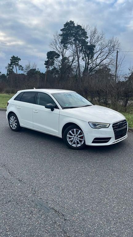 Gebraucht Audi A3 Sport 179 PS (131 kW) 2014 Weiß Limousine