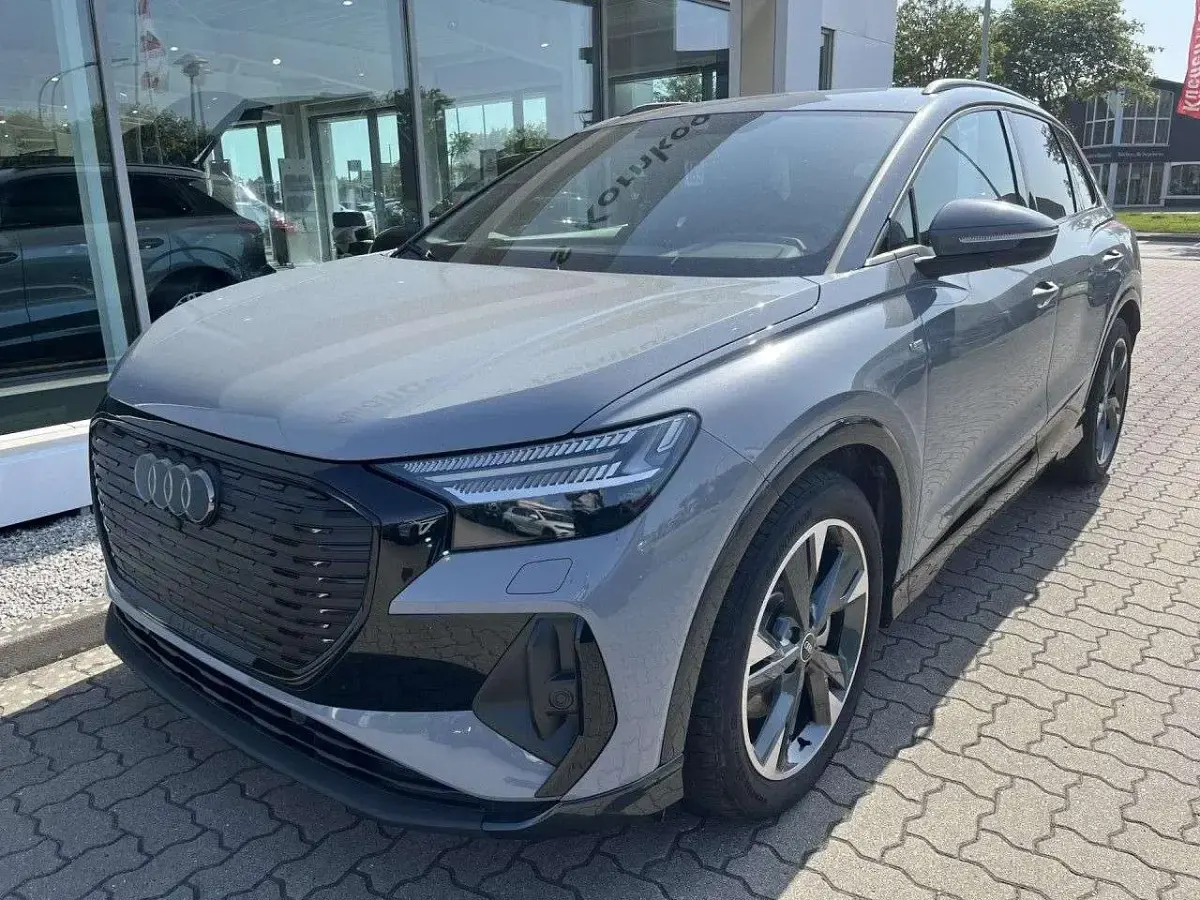 Gebraucht Audi Q4 e-tron S-Line 210 kW (286 PS) 2024 Grau SUV