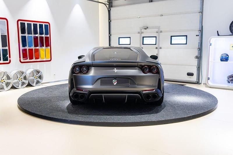 Second-hand Ferrari 812 799 CP (587 kW) 2020 Gri