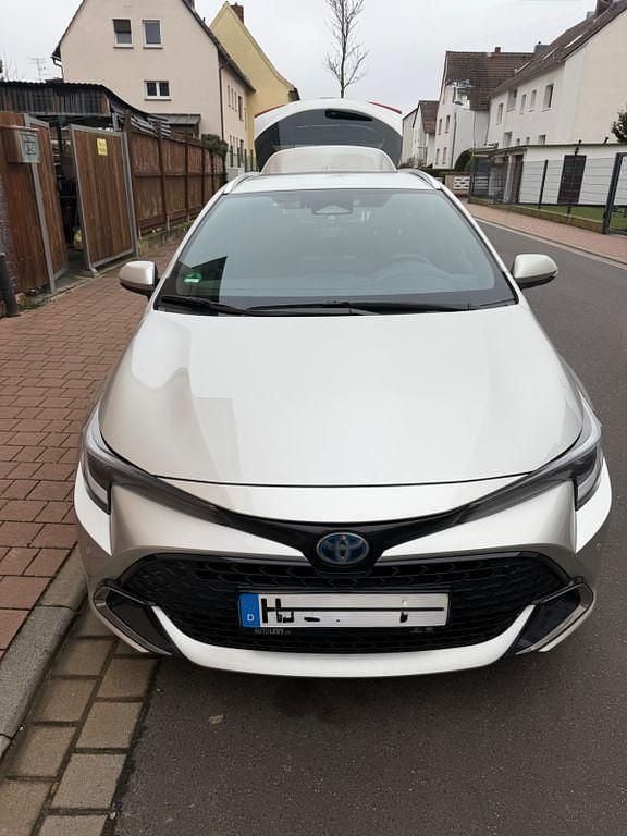 Gebraucht Toyota Corolla 196 PS (144 kW) 2025 Silber Kombi