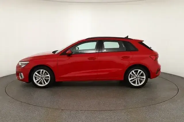 Używany Audi A3 e-tron Ambiente 2022 Czerwony Hatchback
