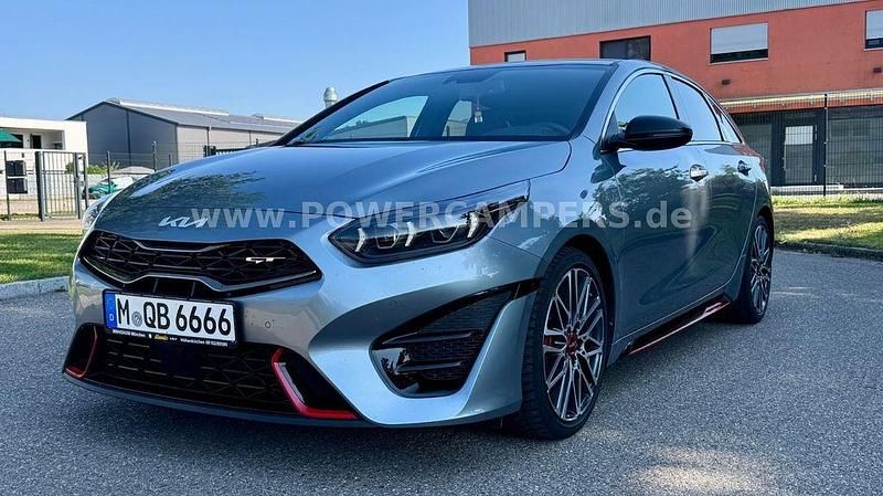 Silber Gebraucht 2022 Kia ProCeed Kleinwagen | 26.197 € (Fairer Preis) - Bild 1/4