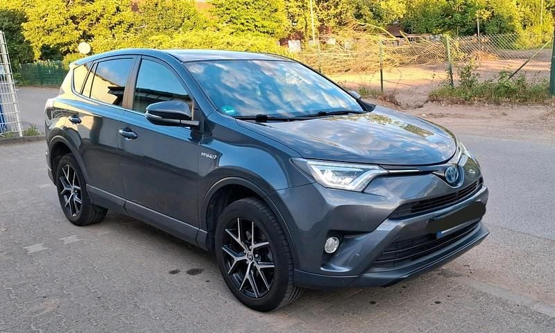 Grau Gebraucht 2017 Toyota RAV4 Hybrid Style SUV | 14.490 € (Guter Preis) - Bild 1/4