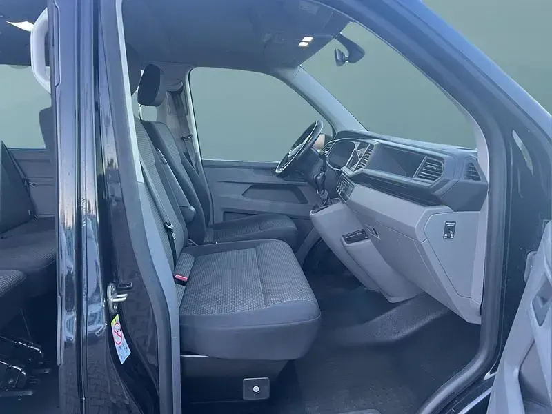 Gebraucht VW Caravelle 150 PS (110 kW) 2024 Schwarz Van