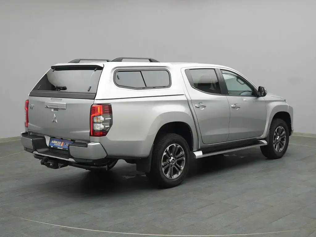 Gebraucht Mitsubishi L Top 150 PS (110 kW) 2022 Silber SUV