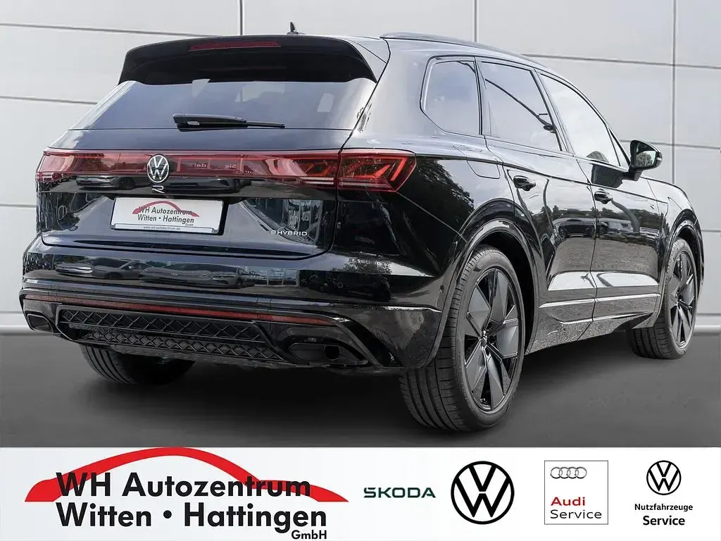 Gebraucht VW Touareg R 462 PS (339 kW) 2025 Grenadillschwarz metallic SUV