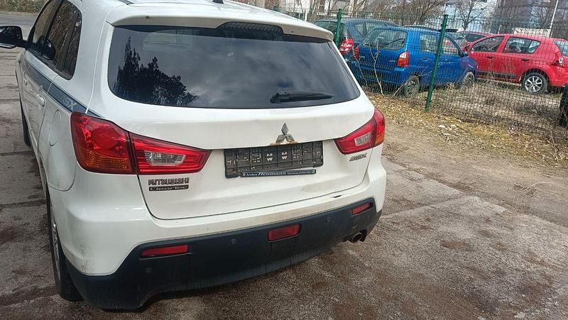Gebraucht Mitsubishi ASX Edition 150 PS (110 kW) 2012 Weiß SUV