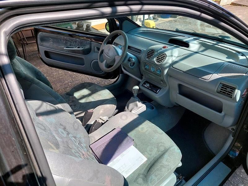 Schwarz Gebraucht 2004 Renault Twingo Kleinwagen | 1.650 € (Etwas zu teuer) - Bild 1/4