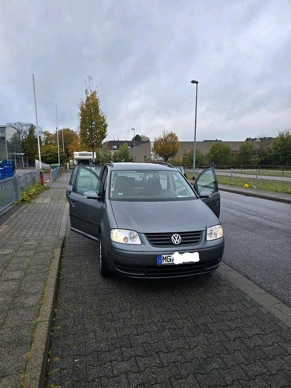 Silber Gebraucht 2004 VW Touran Van / Kleinbus | 3.000 € (Fairer Preis) - Bild 1/4