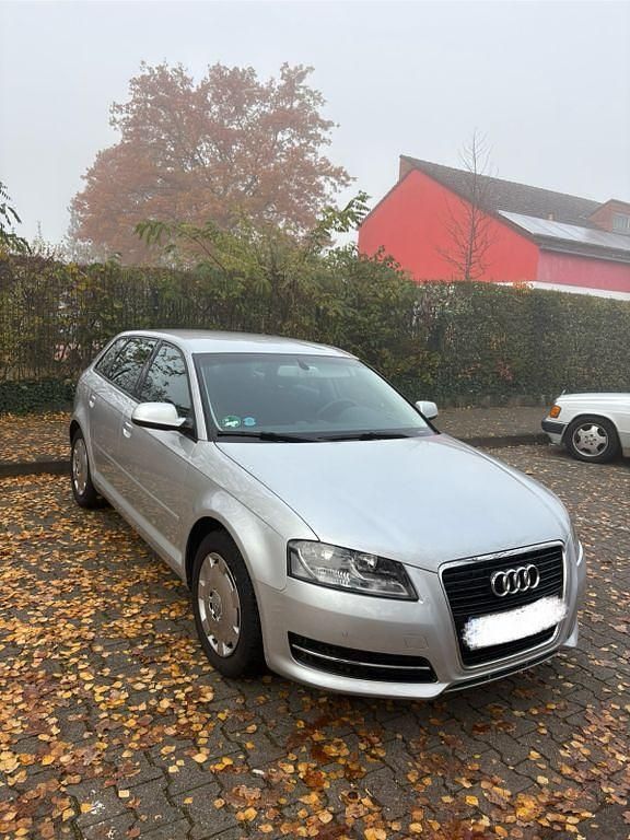 Gebraucht Audi A3 Ambiente 105 PS (77 kW) 2012 Silber Kleinwagen