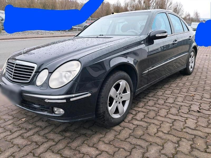 Gebraucht Mercedes E240 Avantgarde 177 PS (130 kW) 2004 Schwarz Limousine
