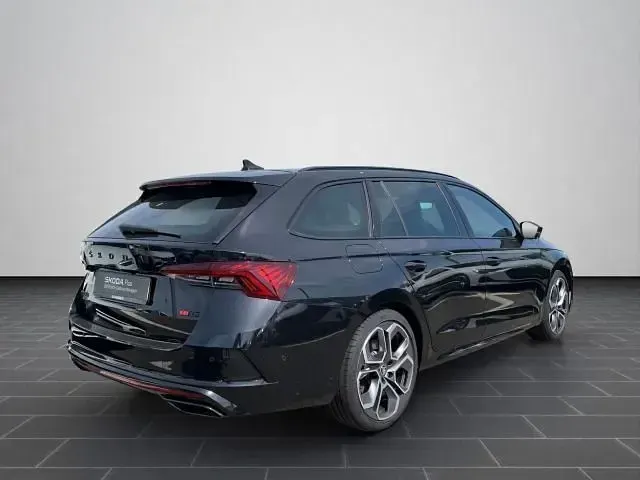 Gebraucht Skoda Octavia RS 245 PS (180 kW) 2024 Blackmagic perleffekt Kombi