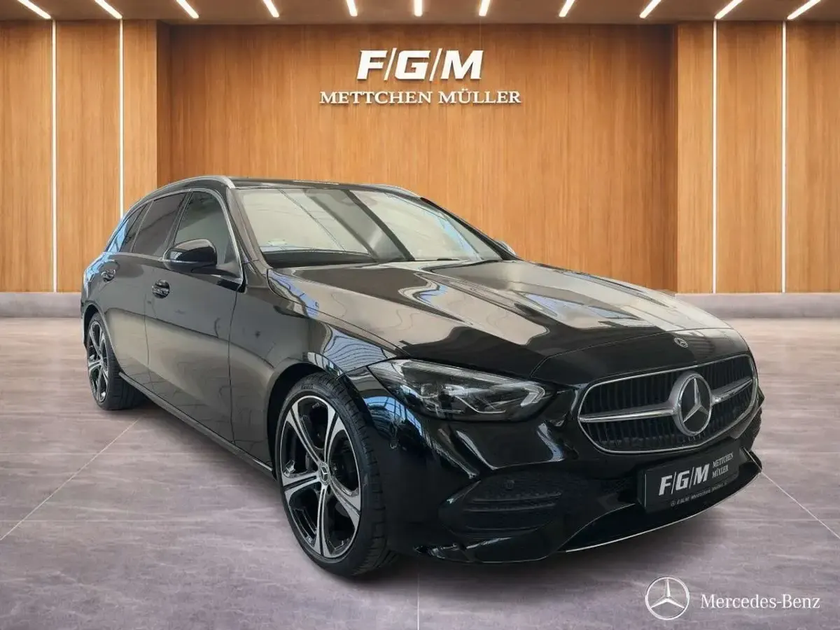 Gebraucht Mercedes C200 163 PS (119 kW) 2022 Unilack schwarz uni Kombi