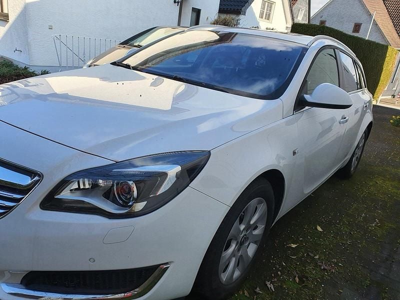 Gebraucht Opel Insignia 170 PS (125 kW) 2014 Weiß Kombi