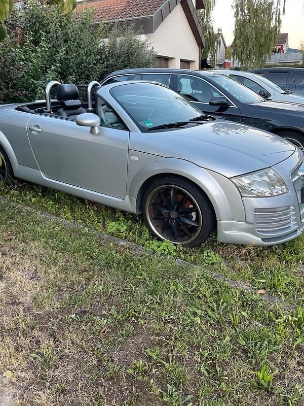 Silber Gebraucht 1999 Audi TT Roadster Cabrio | 2.000 € (Guter Preis) - Bild 1/4