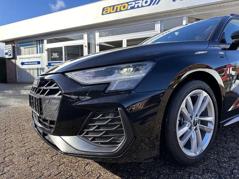 Neu Audi A3 S-Line 150 PS (110 kW) 2025 Schwarz Limousine
