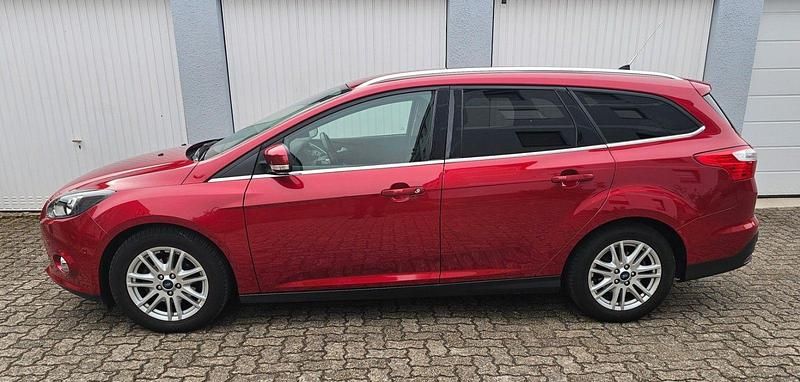 Usata Ford Focus 125 CV (91 kW) 2013 Rosso Station wagon