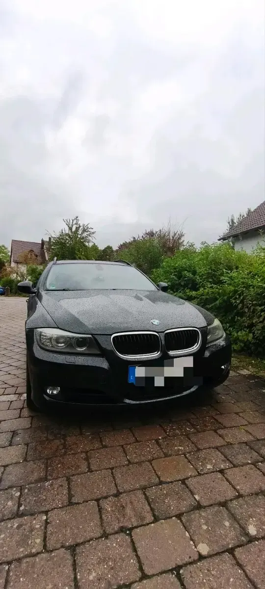 Gebraucht BMW 320 177 PS (130 kW) 2009 Schwarz Kombi