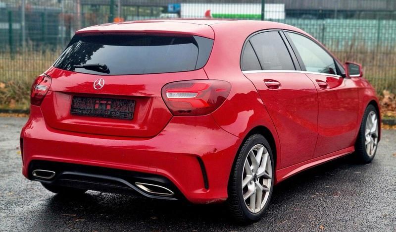 Gebraucht Mercedes A180 AMG 122 PS (89 kW) 2017 Rot Limousine