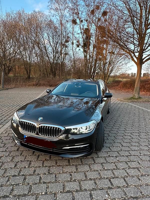 Gebraucht BMW 520 190 PS (139 kW) 2019 Braun Kombi