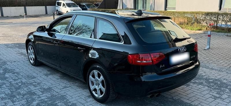 Gebraucht Audi A4 140 PS (102 kW) 2010 Schwarz Kombi