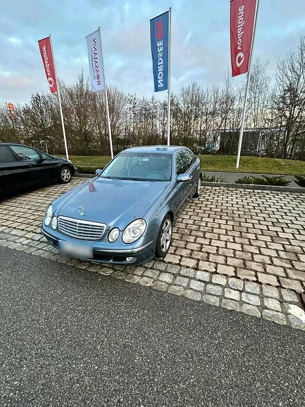 Gebraucht Mercedes E320 224 PS (164 kW) 2003 Blau Limousine