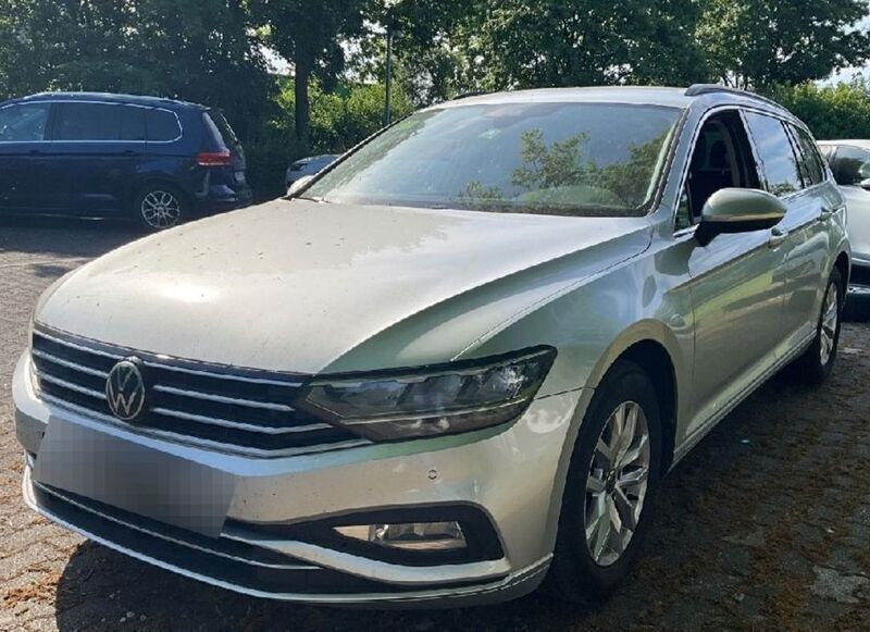 Silber Gebraucht 2020 VW Passat Business Limousine | 13.566 € (Fairer Preis) - Bild 1/4